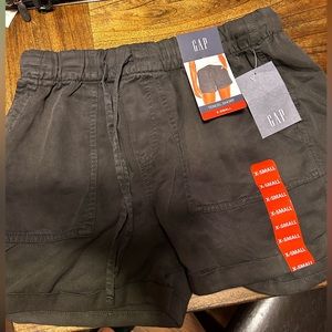 Women’s Gap shorts